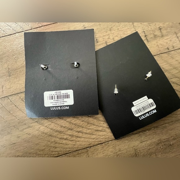 NEW with Tags (NWT) Lulus nickel free evening earrings - Picture 2 of 6